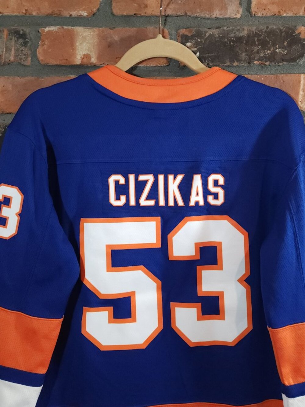 NHL Fanatics Casey Cizikas #53 New York Islanders Home Hockey Jersey Youth L/XL - Picture 5 of 6